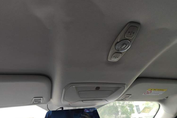 Used Ford Kuga 2015 1.5L GTDi Two-Wheel-Drive Comfort Model Headliner