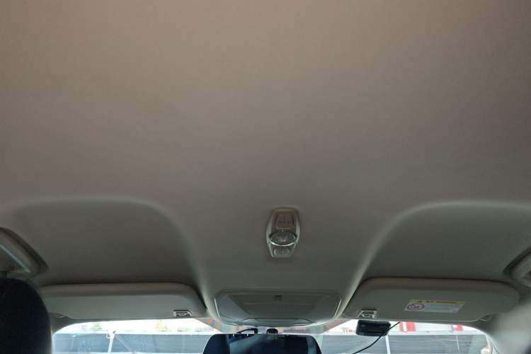 Used Ford Kuga 2015 1.5L GTDi Two-Wheel-Drive Comfort Model Headliner