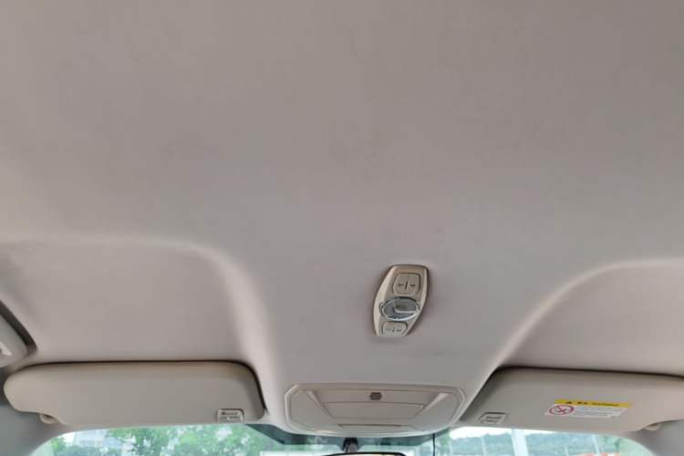 Used Ford Kuga 2015 1.5L GTDi Two-Wheel-Drive Comfort Model Headliner