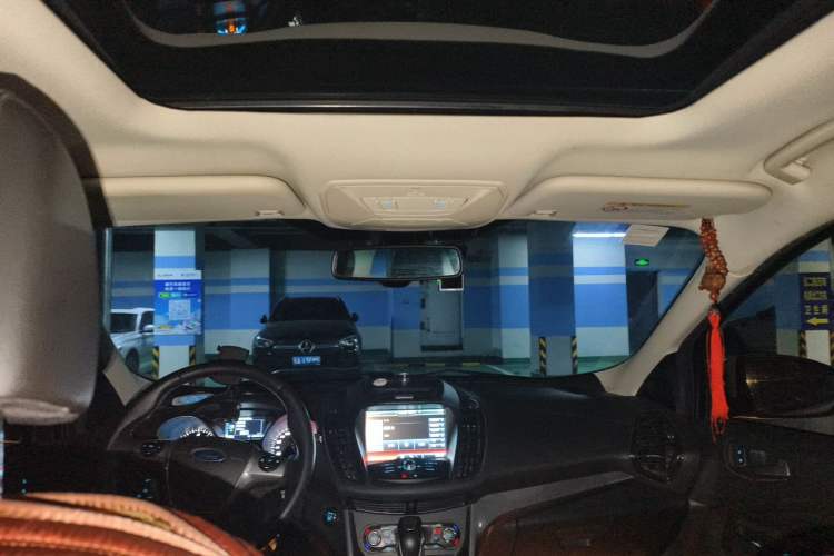 Used Ford Kuga 2015 2.0L GTDi Four-Wheel Drive Elite Model Headliner
