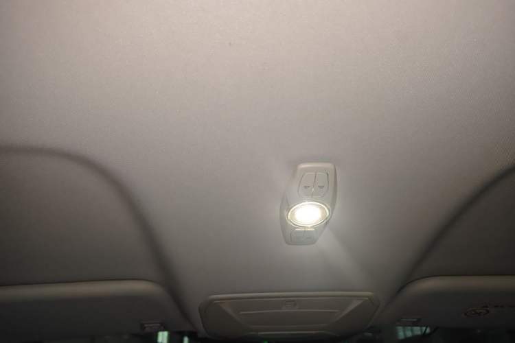 Used Ford Kuga 2015 1.5L GTDi Two-Wheel-Drive Comfort Model Headliner