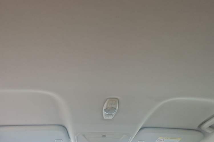 Used Ford Kuga 2015 1.5L GTDi Two-Wheel-Drive Comfort Model Headliner