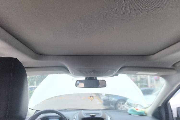Used Ford Kuga 2015 2.0L GTDi Four-Wheel-Drive Sport Model Headliner