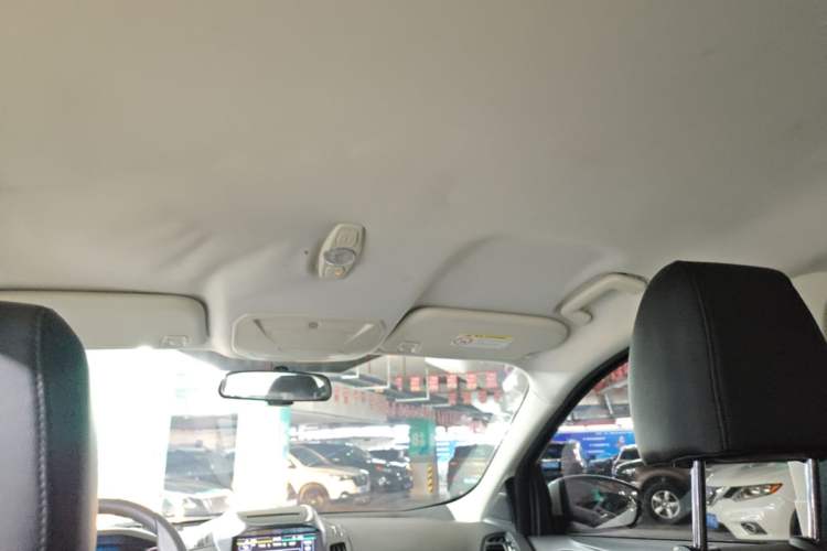 Used Ford Kuga 2015 1.5L GTDi Two-Wheel-Drive Comfort Model Headliner