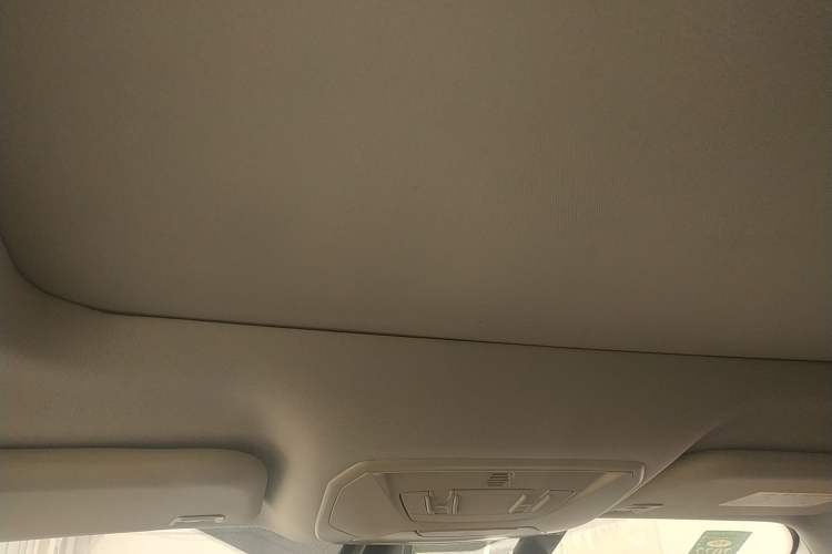 Used Ford Kuga 2015 1.5L GTDi Four-Wheel-Drive Elite Model Headliner