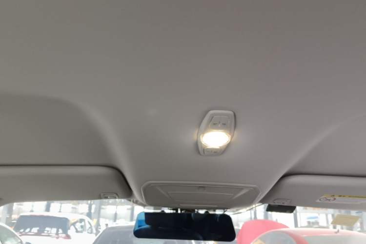 Used Ford Kuga 2015 1.5L GTDi Two-Wheel-Drive Comfort Model Headliner
