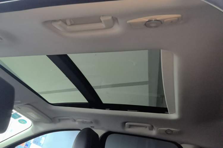 Used Ford Kuga 2015 1.5L GTDi Four-Wheel-Drive Elite Model Headliner