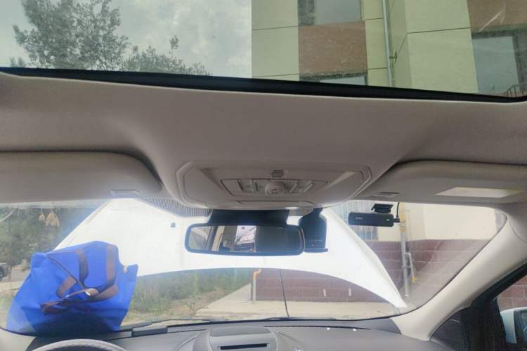 Used Ford Kuga 2015 2.0L GTDi Four-Wheel-Drive Sport Model Headliner
