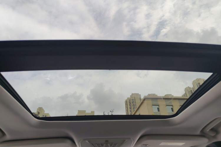 Used Ford Kuga 2015 2.0L GTDi Four-Wheel-Drive Sport Model Headliner