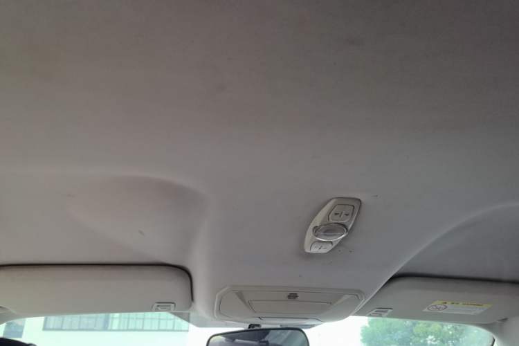 Used Ford Kuga 2015 1.5L GTDi Two-Wheel-Drive Comfort Model Headliner