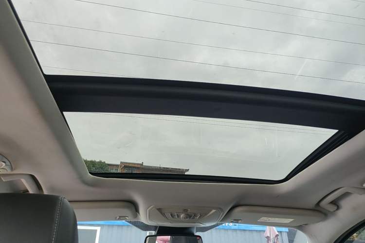 Used Ford Kuga 2015 2.0L GTDi Four-Wheel Drive Prestige Model Headliner