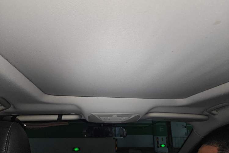 Used Ford Kuga 2015 2.0L GTDi Four-Wheel Drive Elite Model Headliner