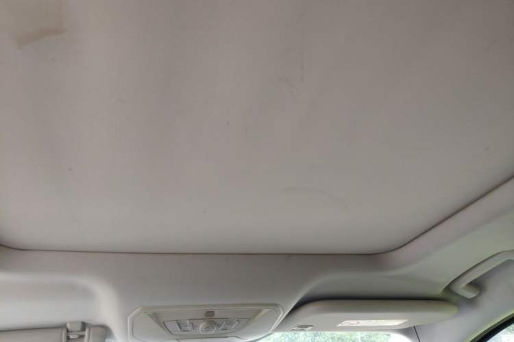 Used Ford Kuga 2015 2.0L GTDi Four-Wheel-Drive Sport Model Headliner