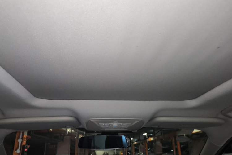 Used Ford Kuga 2015 2.0L GTDi Four-Wheel-Drive Sport Model Headliner