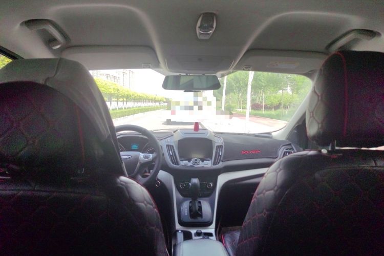 Used Ford Kuga 2015 1.5L GTDi Two-Wheel-Drive Comfort Model Headliner