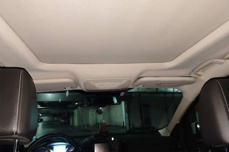 Used Ford Kuga 2015 1.5L GTDi Four-Wheel-Drive Elite Model Headliner