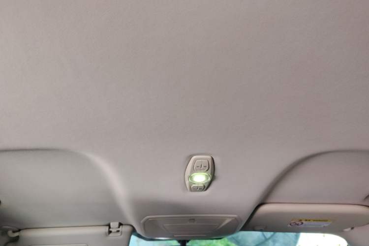 Used Ford Kuga 2015 1.5L GTDi Two-Wheel-Drive Comfort Model Headliner
