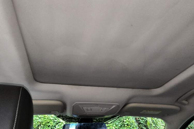 Used Ford Kuga 2015 1.5L GTDi Four-Wheel-Drive Elite Model Headliner