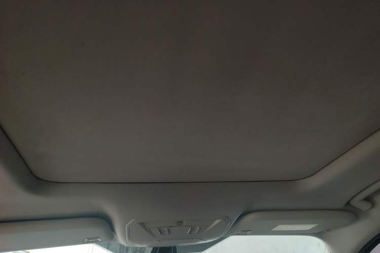 Used Ford Kuga 2015 2.0L GTDi Four-Wheel Drive Elite Model Headliner
