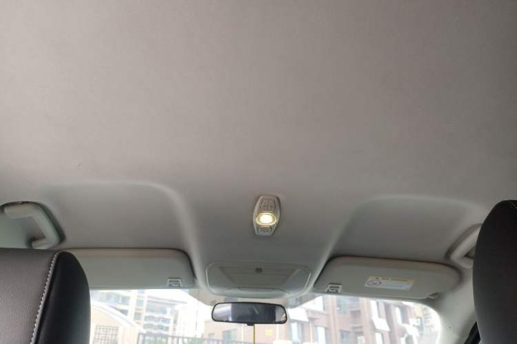 Used Ford Kuga 2015 1.5L GTDi Two-Wheel-Drive Comfort Model Headliner