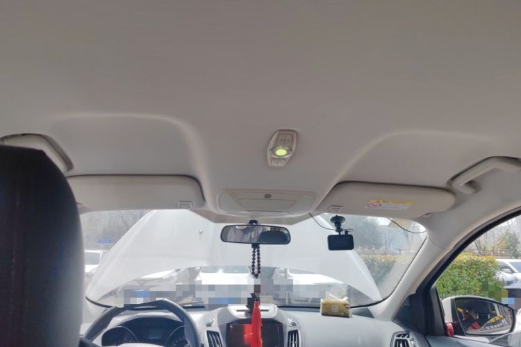 Used Ford Kuga 2015 1.5L GTDi Two-Wheel-Drive Comfort Model Headliner