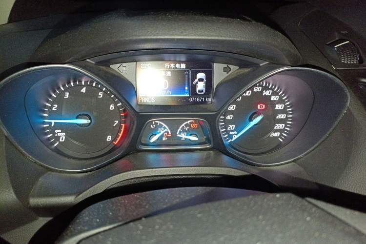 Used Ford Kuga 2015 2.0L GTDi Four-Wheel-Drive Sport Model Instrument Cluster