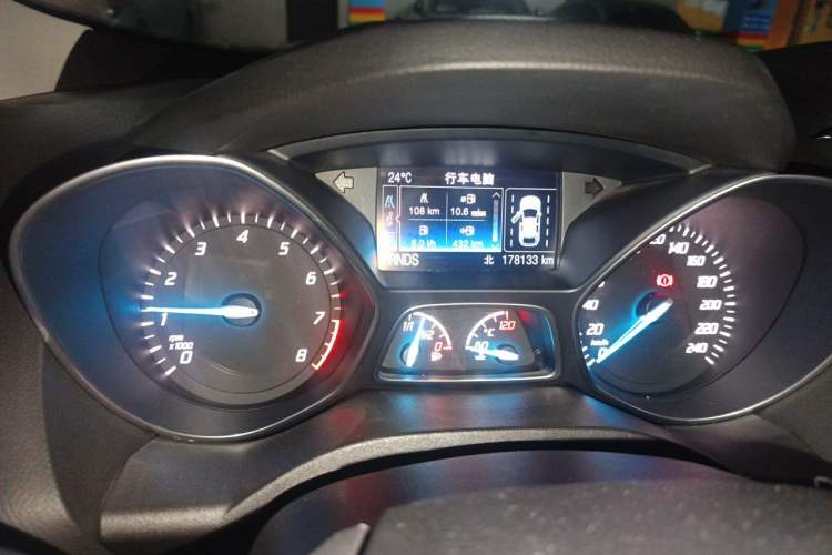 Used Ford Kuga 2015 2.0L GTDi Four-Wheel Drive Prestige Model Instrument Cluster