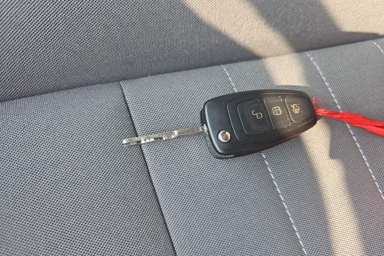 Used Ford Kuga 2015 1.5L GTDi Two-Wheel-Drive Comfort Model Interior 1
