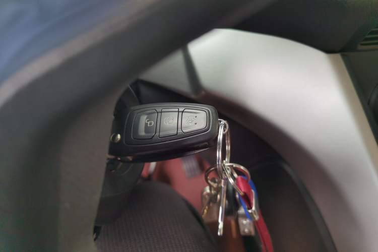 Used Ford Kuga 2015 1.5L GTDi Two-Wheel-Drive Comfort Model Interior 1