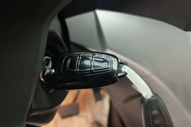 Used Ford Kuga 2015 1.5L GTDi Two-Wheel-Drive Comfort Model Interior 1