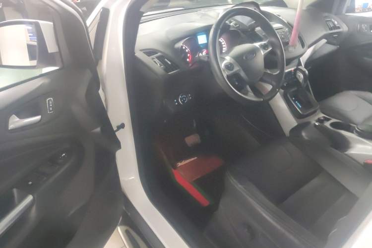 Used Ford Kuga 2015 1.5L GTDi Two-Wheel Drive Fashion Edition Interior 2