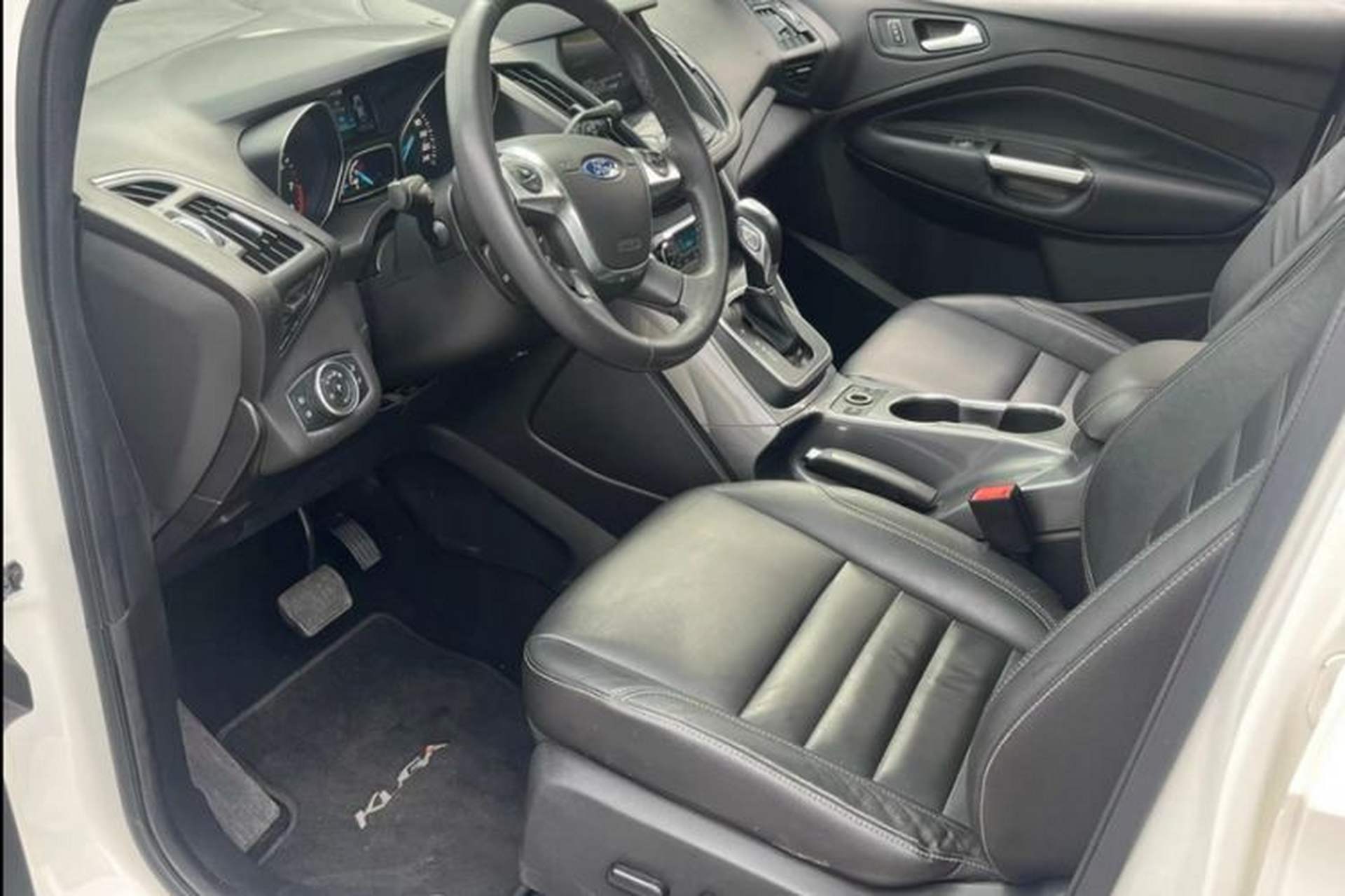 Used Ford Kuga 2015 2.0L GTDi Four-Wheel Drive Elite Model Interior 2