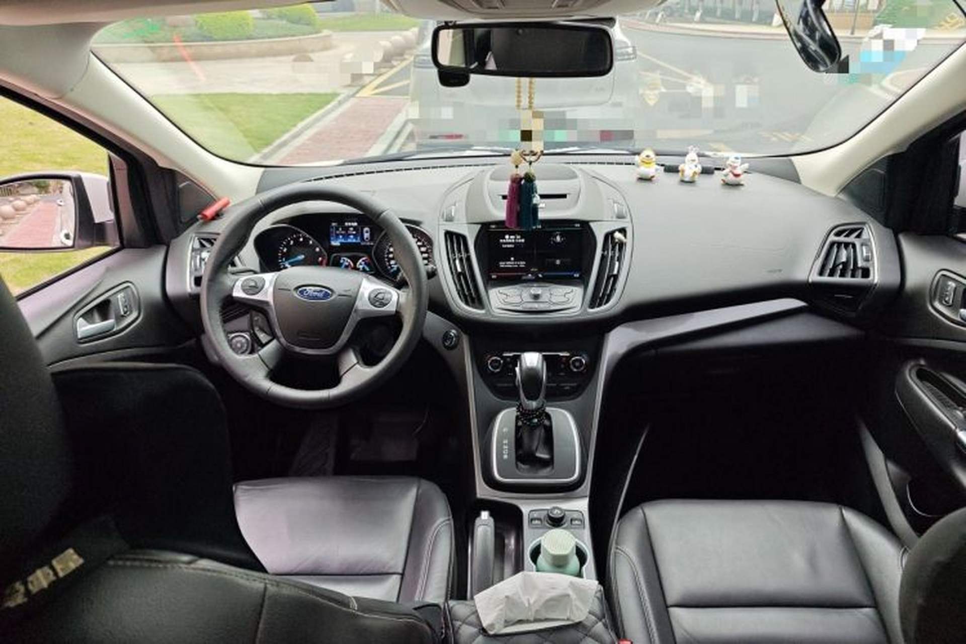 Used Ford Kuga 2015 2.0L GTDi Four-Wheel Drive Elite Model Interior 2