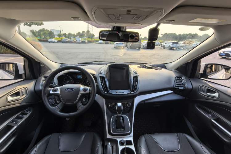 Used Ford Kuga 2015 1.5L GTDi Two-Wheel Drive Fashion Edition Interior 2