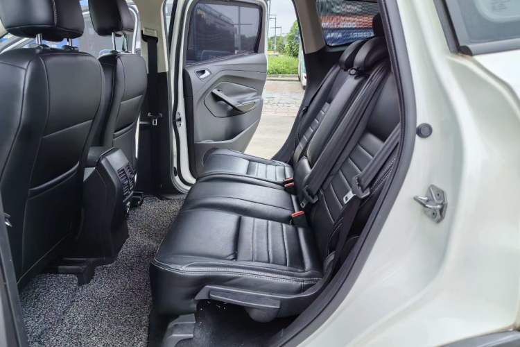 Used Ford Kuga 2015 1.5L GTDi Two-Wheel-Drive Comfort Model Interior 2