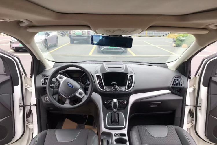 Used Ford Kuga 2015 1.5L GTDi Two-Wheel Drive Fashion Edition Interior 2
