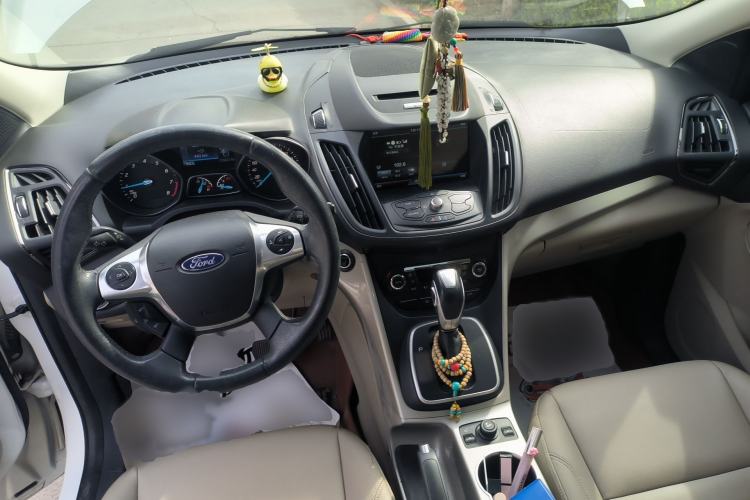 Used Ford Kuga 2015 1.5L GTDi Four-Wheel-Drive Elite Model Interior 2