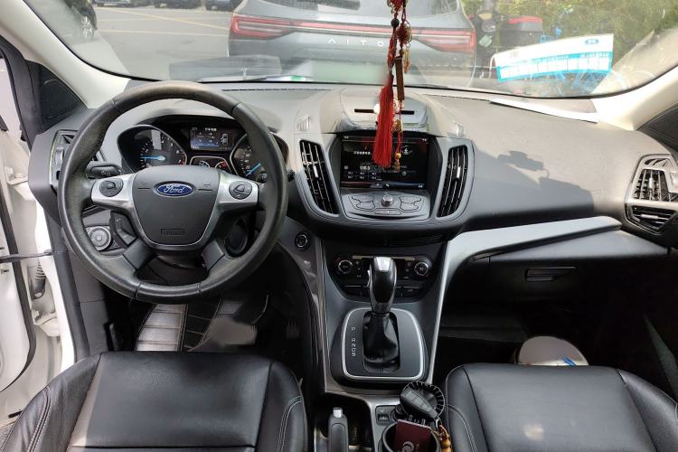 Used Ford Kuga 2015 2.0L GTDi Four-Wheel Drive Elite Model Interior 2