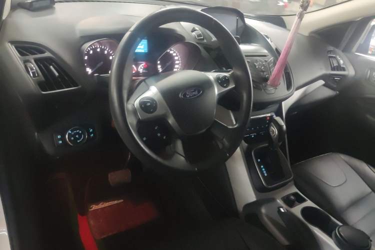 Used Ford Kuga 2015 1.5L GTDi Two-Wheel Drive Fashion Edition Interior 3