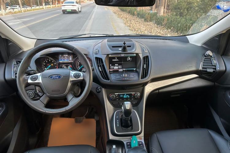 Used Ford Kuga 2015 2.0L GTDi Four-Wheel Drive Elite Model Interior 3