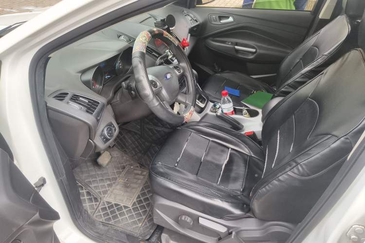 Used Ford Kuga 2015 1.5L GTDi Two-Wheel-Drive Comfort Model Interior 3
