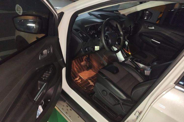 Used Ford Kuga 2015 1.5L GTDi Two-Wheel Drive Fashion Edition Interior 3
