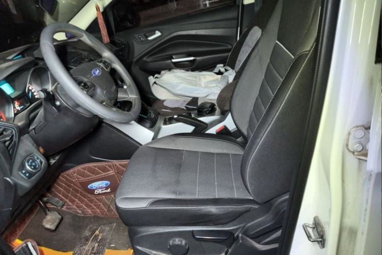 Used Ford Kuga 2015 1.5L GTDi Two-Wheel-Drive Comfort Model Interior 4