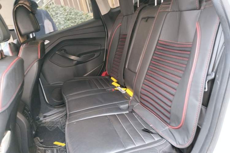 Used Ford Kuga 2015 1.5L GTDi Four-Wheel-Drive Elite Model Interior 4