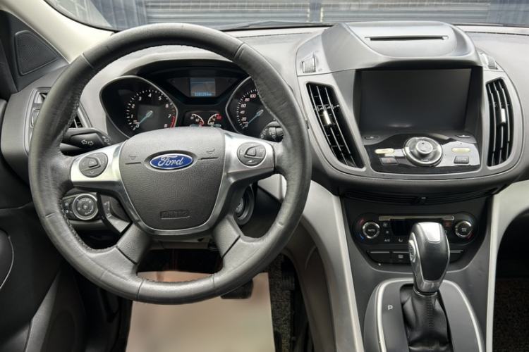 Used Ford Kuga 2015 1.5L GTDi Two-Wheel Drive Fashion Edition Interior 4