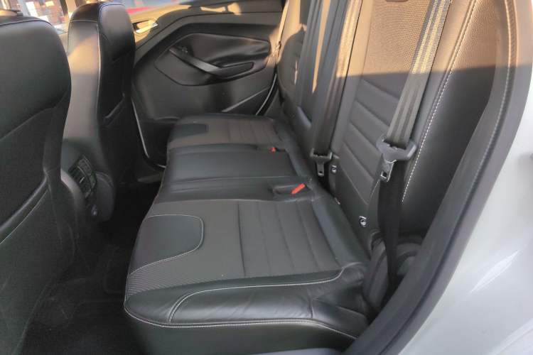 Used Ford Kuga 2015 1.5L GTDi Two-Wheel Drive Fashion Edition Interior 4