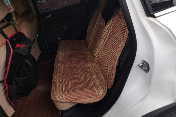 Used Ford Kuga 2015 1.5L GTDi Two-Wheel-Drive Comfort Model Interior 4
