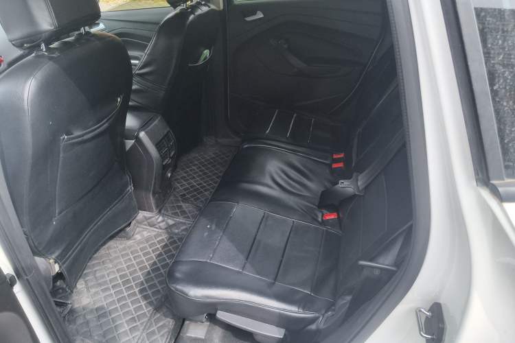 Used Ford Kuga 2015 1.5L GTDi Two-Wheel-Drive Comfort Model Interior 4
