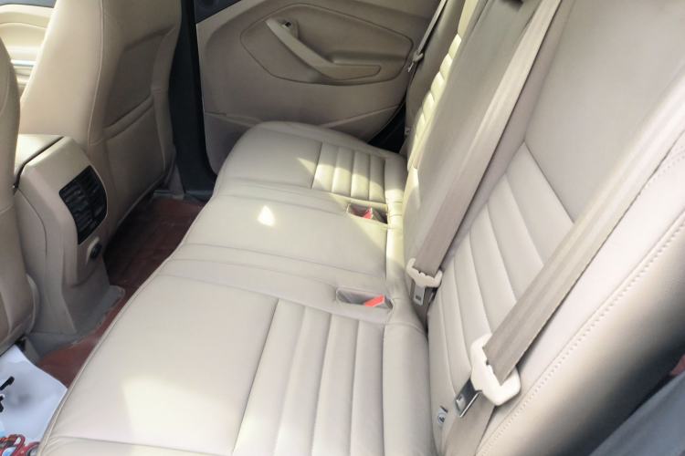 Used Ford Kuga 2015 1.5L GTDi Four-Wheel-Drive Elite Model Interior 4