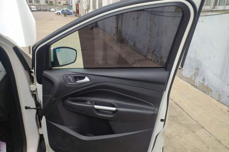Used Ford Kuga 2015 1.5L GTDi Two-Wheel Drive Fashion Edition Interior 5